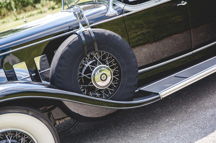 Детали экстерьера Cadillac V8 355-A Roadster by Fleetwood (4502) 1931 года  (фото 24 из 29)